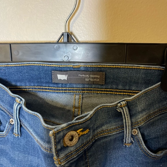 Levi’s Jeans Perfectly Slimming 512 Bootcut 28” - Picture 2 of 7